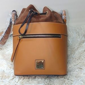 Nwt Dooney and Bourke Drawstring bucket purse.